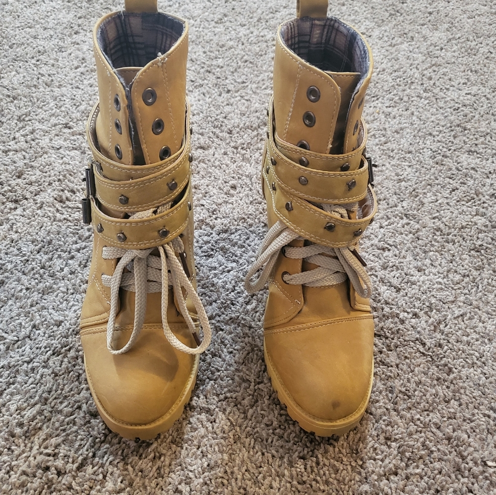 Boot shoe